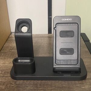 Conido Black Charging Station